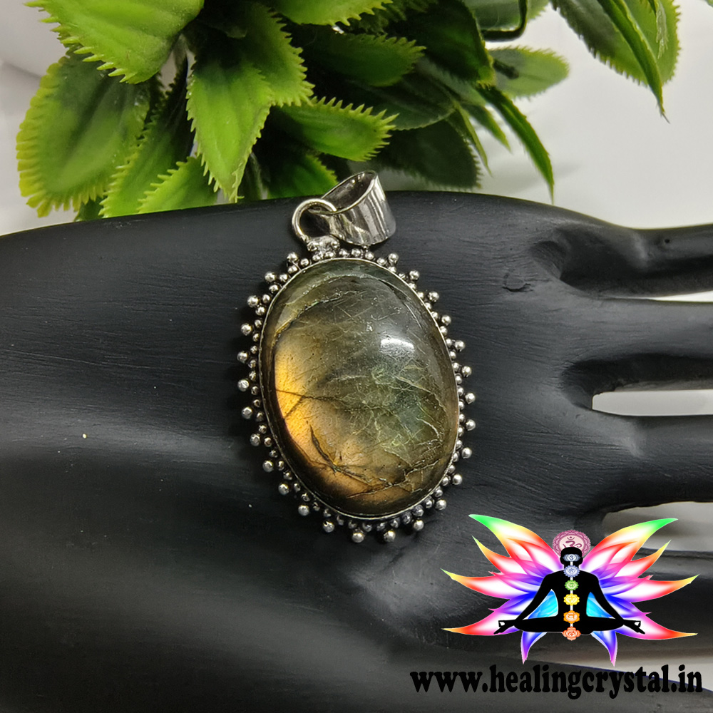 Labradorite crystal pendant deals
